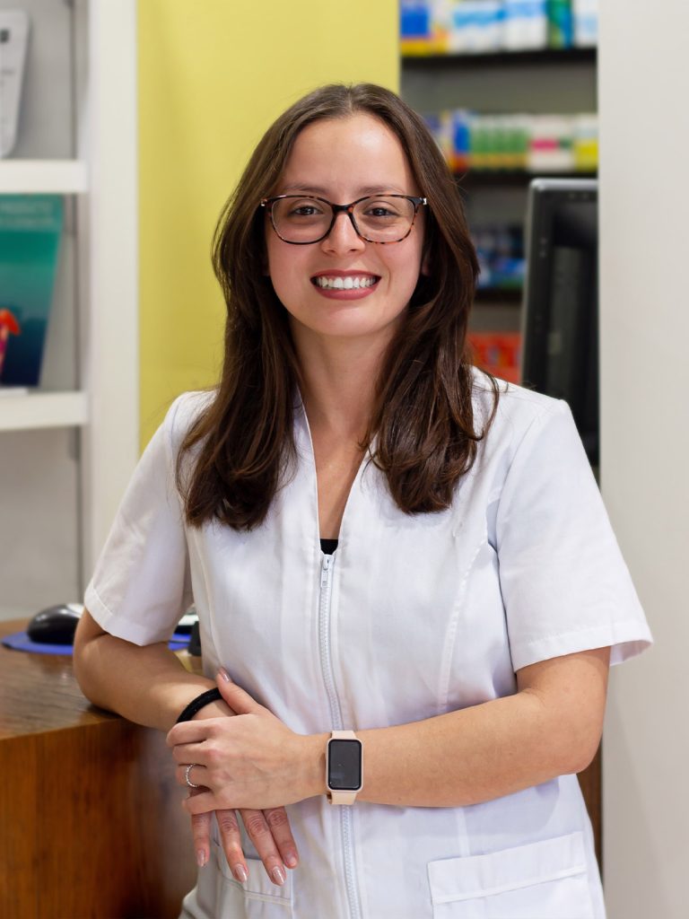 Carla, farmacéutica de la Farmacia Benalúa Alicante