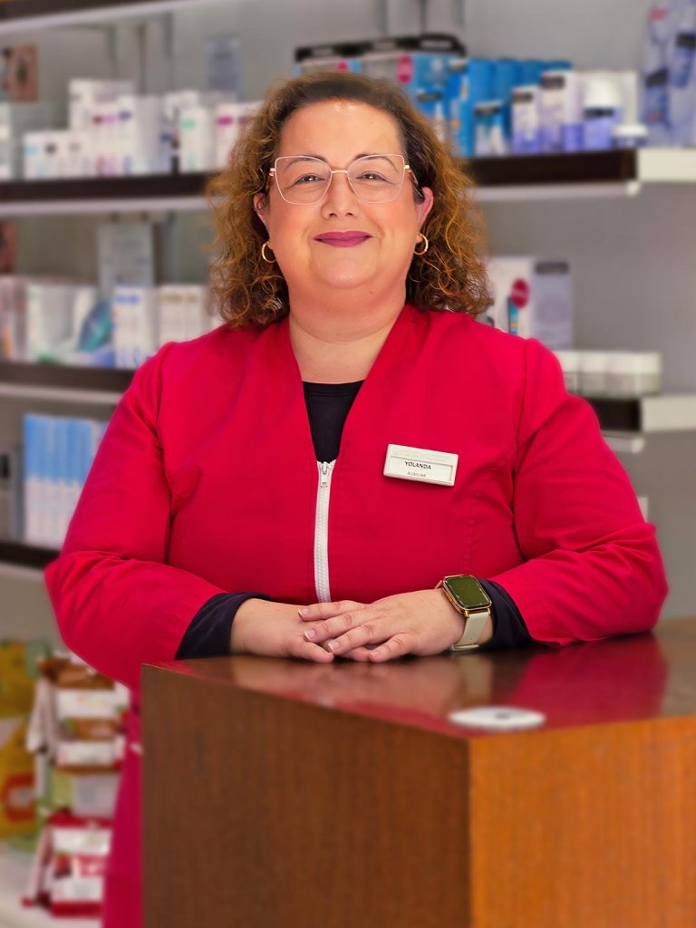Yoli, auxiliar de farmacia de la Farmacia Benalúa Alicante